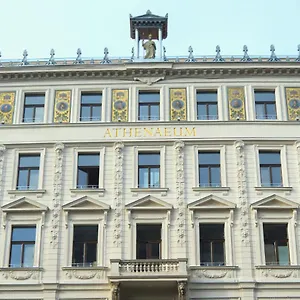 Maverick Athenaeum Hostel Budapest